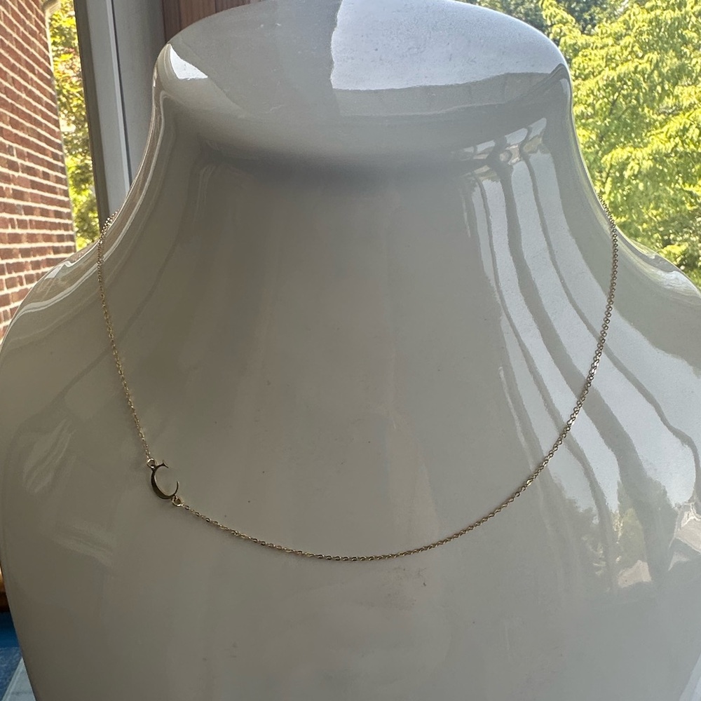 14 KT Gold C letter necklace, excellent condition, made in Italy